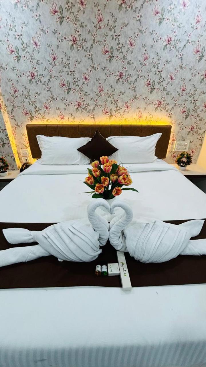 Hotel Mithra Grand Hyderabad Eksteriør bilde